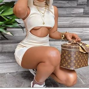 Dress,sexy,going out ,cut in middle